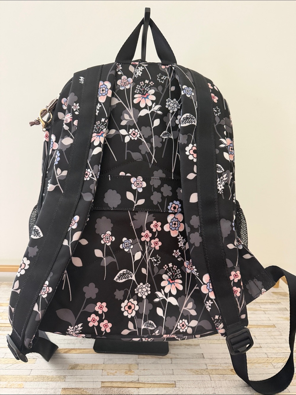 Vera Bradley Lighten Up DayTripper Backpack Hollander Bouquet - Picture 5 of 15